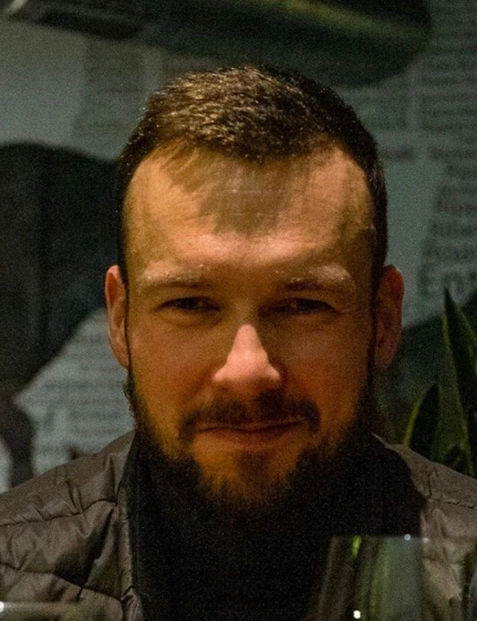 Linqa App:Portrait of Alex Stygar, Advisor at Linqa.